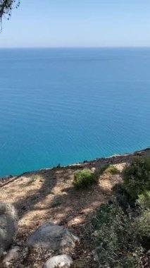 Akdeniz kıyıları Kemer, Antalya ilinin sahil beldesi ve ilçesi Akdeniz kıyısında Türkiye kıyıları