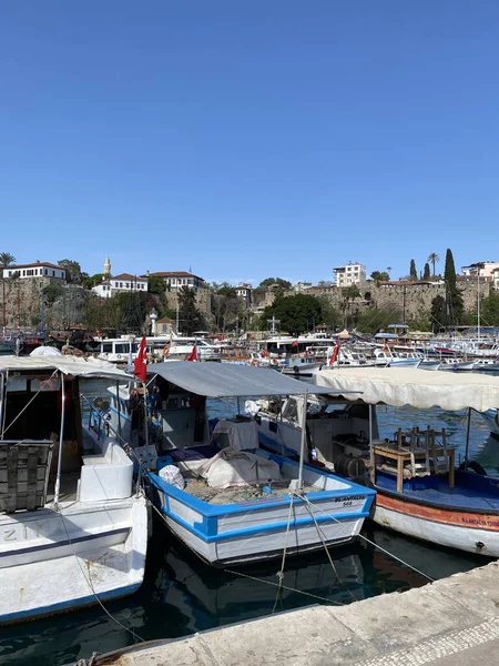 Antalya Daki Eski Liman Güneşli Bir Yaz Gününde Gemileri Tekneleri — Stok fotoğraf