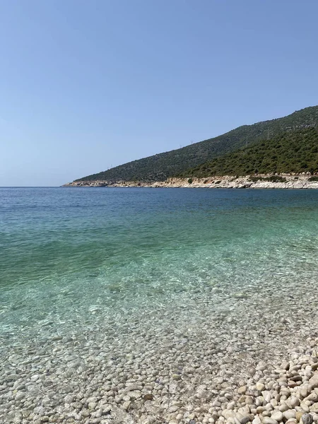 Kas, Antalya, Türkiye 'den panoramik tropikal deniz, koy ve sahil manzarası. Tatil, seyahat ve turizm konsepti. Finike - Demre.