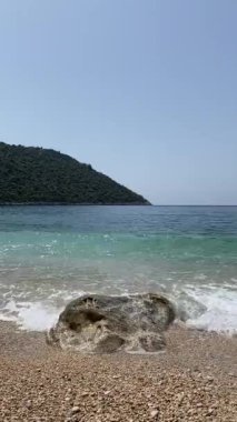 Kas, Antalya, Türkiye 'den panoramik tropikal deniz, koy ve sahil manzarası. Tatil, seyahat ve turizm konsepti. Finike - Demre.