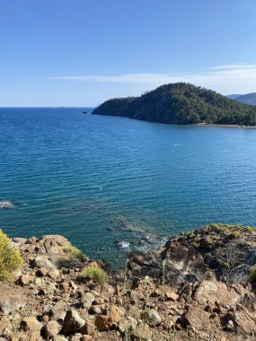 Türkiye 'nin Antalya kentindeki Phaselis Sahili - seyahat geçmişi. Antalya 'nın antik Phaselis plajının manzarası