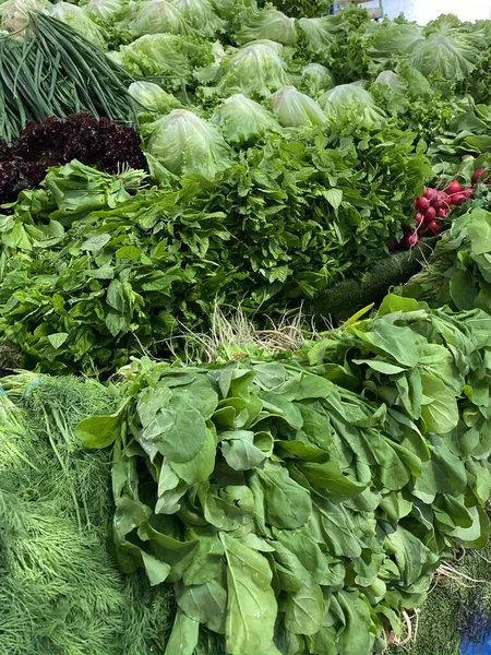 Sayuran Organik Segar Pasar Jalanan Menampilkan Bahan Salad Segar Pasar — Stok Foto