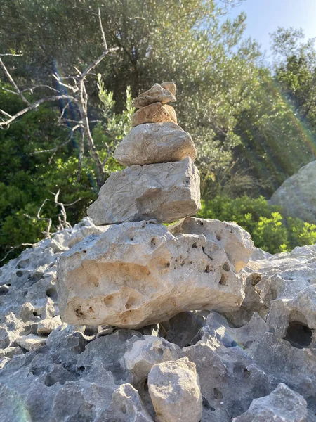 Steine Reihten Sich Gleichgewicht Aneinander Konzept Der Zen Meditation Steinpyramide — Stockfoto