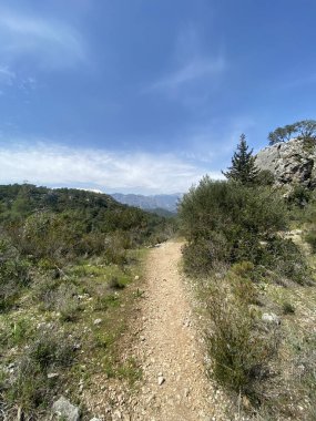 Türkiye 'nin Kemer kenti yakınlarındaki güzel Akdeniz manzarası. Türkiye 'de resim gibi Akdeniz manzarası. 