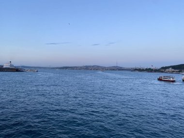 İstanbul Hindi Boğazı panoramik görüşü. Boğaz 'ın deniz manzarası. İstanbul 'daki Boğaz Körfezi Panoraması. 