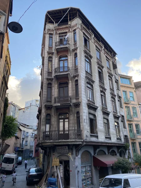 Istambul Turquia Ruas Cidade Velha Casas São Pintadas Cores Brilhantes — Fotografia de Stock