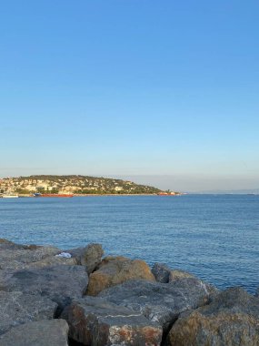 Akdeniz kıyıları Kemer, Antalya ilinin sahil beldesi ve ilçesi Akdeniz kıyısında Türkiye kıyıları