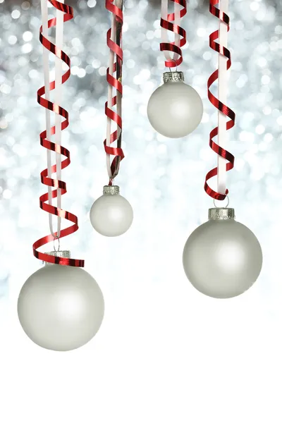 Opknoping Kerst ornamenten — Stockfoto