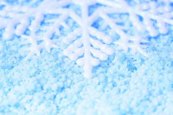 Νιφάδα χιονιού στο χιόνι — Φωτογραφία Αρχείου