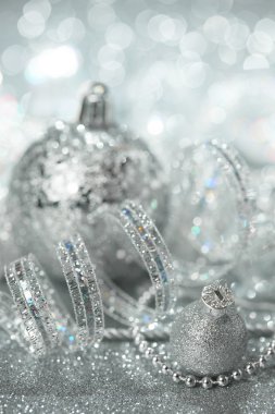 Gümüş Noel süslemeleri