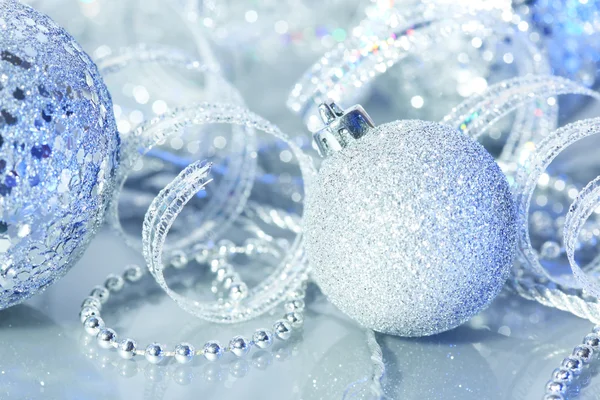Decorazioni natalizie in argento — Foto Stock