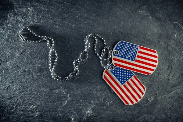 美国军犬标签形状的美国国旗 退伍军人纪念日的概念 — 图库照片