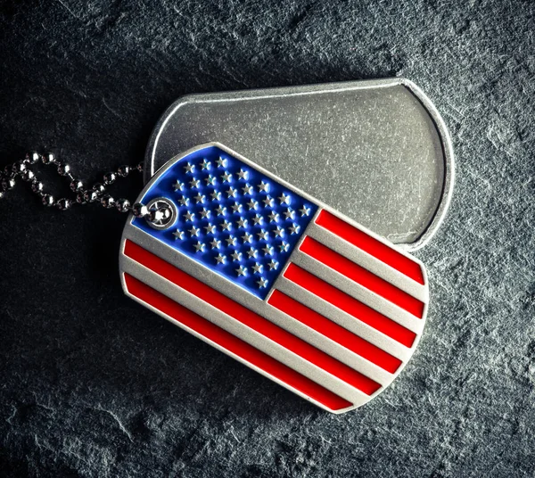 Amerikai Katona Dögcédulája Durva Üres Szöveggel Amerikai Zászló Alakjában Veteránok — Stock Fotó