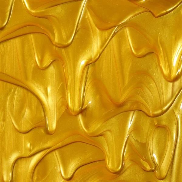 Glittering Shiny Metallic Gold Paint Flowing Dripping Downward Making Golden — Fotografia de Stock