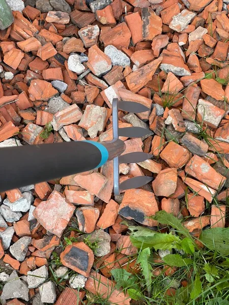 Ijzeren Hark Gereedschap Voor Het Werken Tuin Tuin Hooivork Drietand — Stockfoto