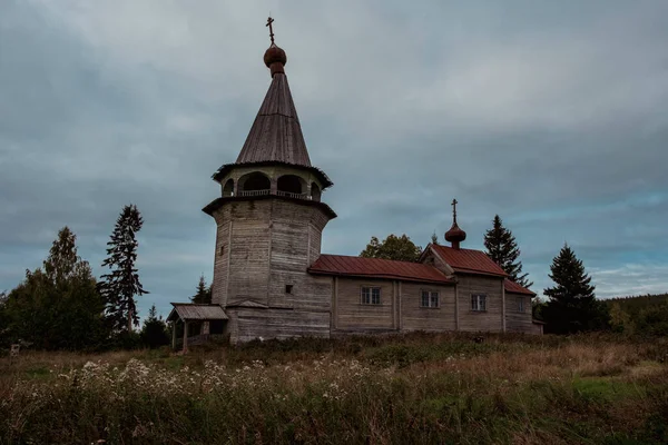 Iglesia San Nicolás Maravilloso Con Coche Turístico Pueblo Vegoruksarepública Karelia — Foto de Stock