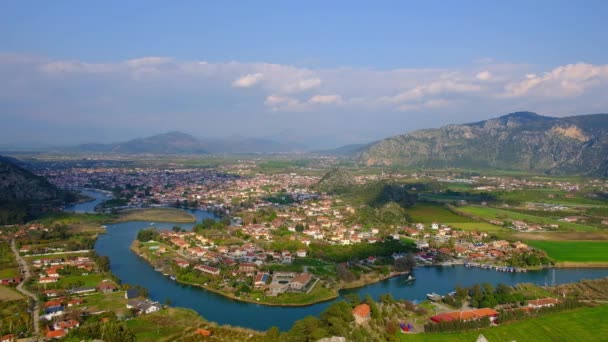 从Mugla土耳其Kaunos老城的观点看泉水河谷和大连市的全景 — 图库视频影像