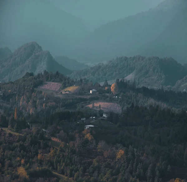 Старая Деревня Склонах Гор Осенью — стоковое фото