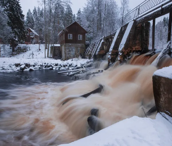 Een Oude Verlaten Finse Waterkrachtcentrale Aan Volchya Rivier Varyamyanselka Ridge — Stockfoto