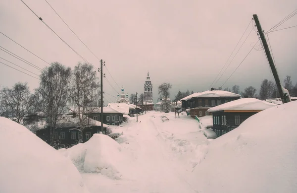 Sneeuw Bedekt Straat Oude Stad Cherdyn Met Houten Huizen Orthodoxe — Stockfoto