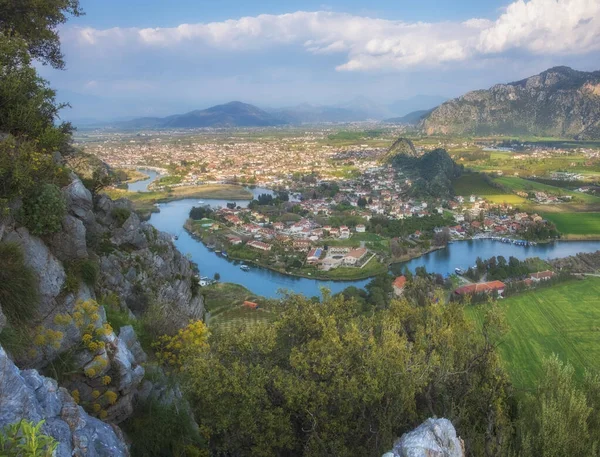 Krásné Panorama Údolí Řeky Dalyan Výhledem Město Hory Řeku Pohledu — Stock fotografie