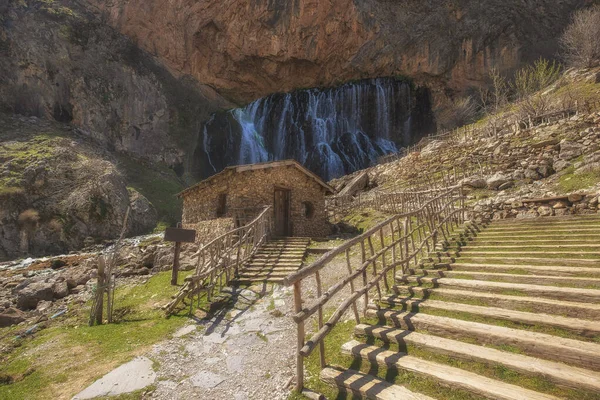 Unikalne Wodospady Kapuzbasi Parku Narodowym Aladaglar Tuaruz Góry Turcji Wiosenny Zdjęcia Stockowe bez tantiem