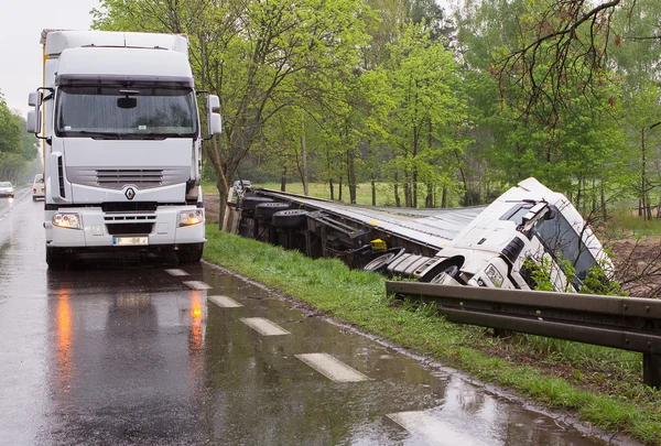 Accidente de camión. Fotos De Stock Sin Royalties Gratis