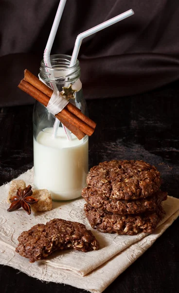 Cookies och mjölk. — Stockfoto