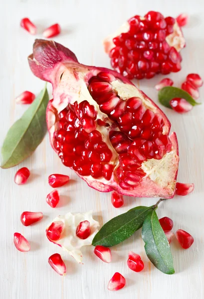 Fresh pomegranate. — Stock Photo, Image