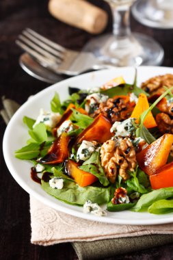 salata.