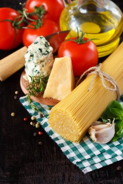 makarna hazırlanması için malzemeler.