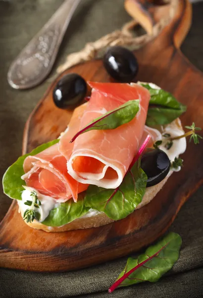 Panino al prosciutto . — Foto Stock