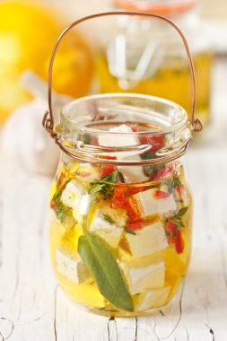 marine edilmiş peyniri.