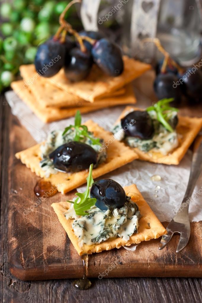 Blue cheese crackers. Stock Photo by ©lidante 41394477