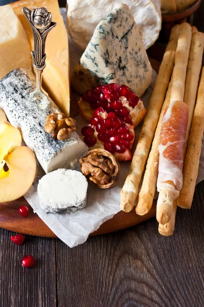 Cheese platter. — Stock Photo, Image