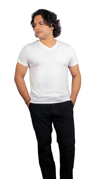 Νεαρός Ινδός Άνδρας Φορώντας Λευκό Μπλουζάκι Πλευρά Θέτουν — Φωτογραφία Αρχείου