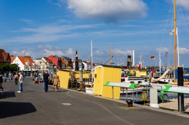 Flensburg, Almanya - 04 Eylül 2021: Liman ve şehir manzarası