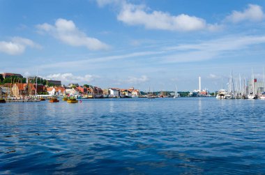 Flensburg, Almanya - 04 Eylül 2021: Liman ve şehir manzarası