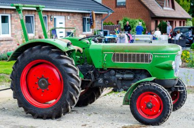Drpstedt, Almanya - 05 Eylül 2021: Fendt Farmer 2, 1960 yılından bu yana üretilen ilk Farmer 2 serisi.