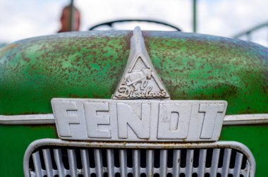 Drpstedt, Almanya - 05 Eylül 2021: Fendt Farmer 2, 1960 yılından bu yana üretilen ilk Farmer 2 serisi.