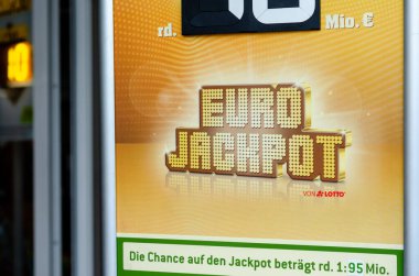 Soest, Almanya - 11 Eylül 2021: EuroJackpot tabelası
