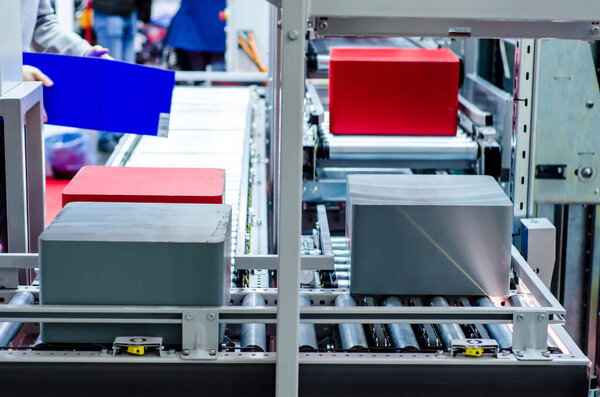 Сортировочный центр посылок на почте