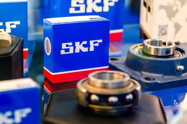 Kyiv, Ukrayna - 18 Kasım 2021: Sergide SKF mil yatakları