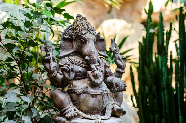 Ganesha Μεταλλική Φιγούρα Στη Ζούγκλα — Φωτογραφία Αρχείου