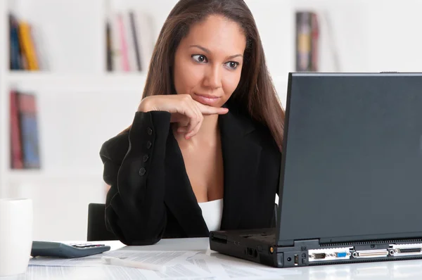 Businesswoman At Office Desk — Stock Photo, Image