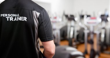 spor salonunda antrenör