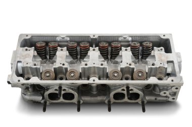 4 silindir motor üzerinde beyaz