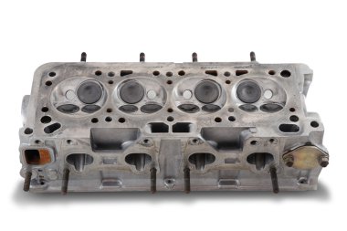 4 silindir motor üzerinde beyaz