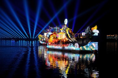 putrajaya adlı tekne parade floria olay