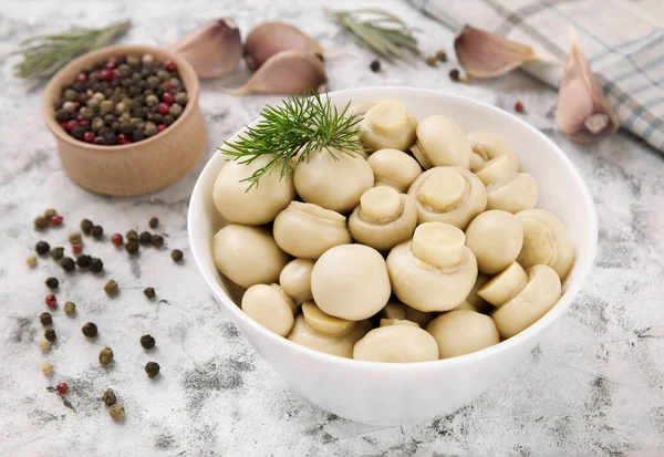 Savanyított Gomba Pezsgők Egy Tálban Finom Gomba Pezsgő Élelmiszer Tartósítás — Stock Fotó